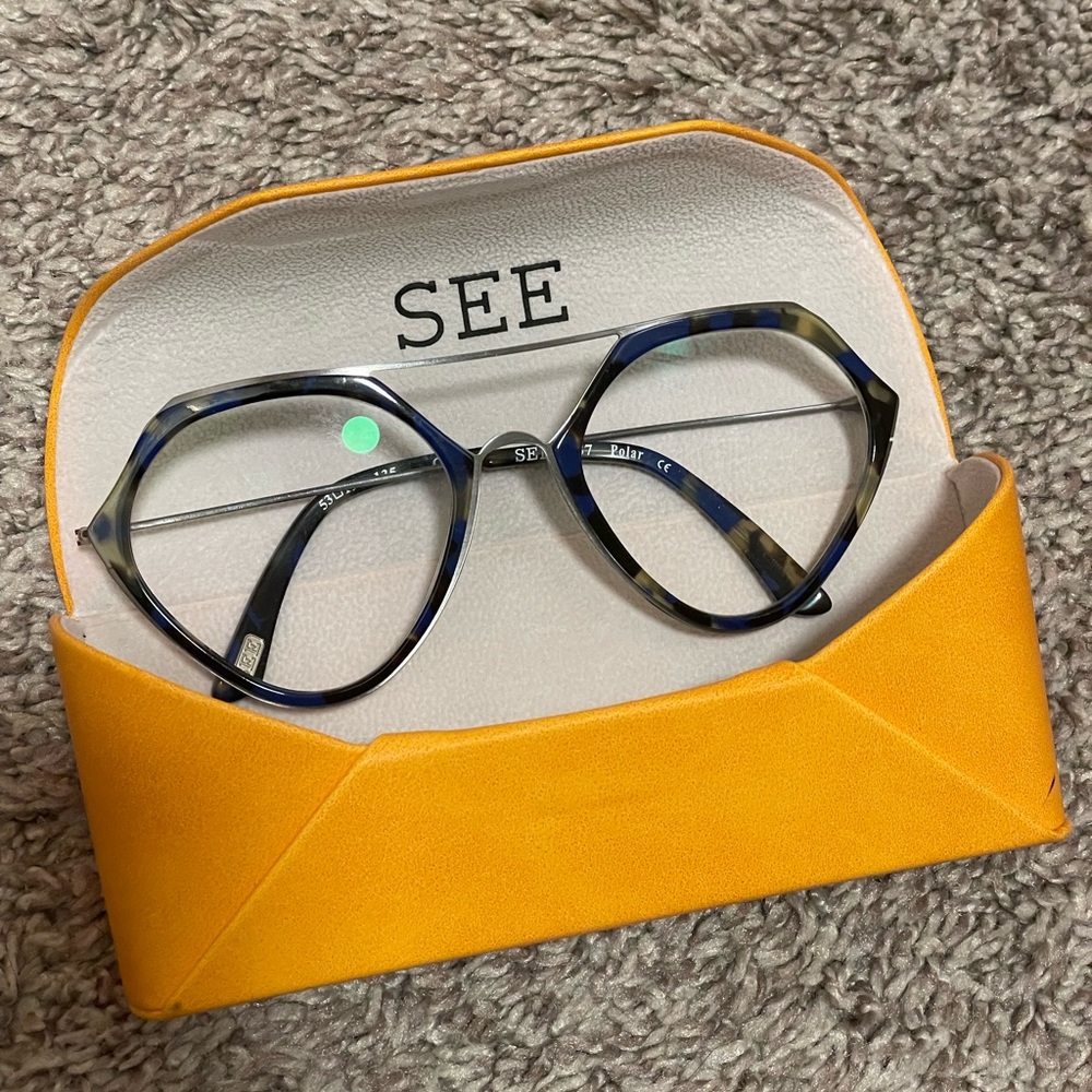SEE Eyewear Glasses with Case